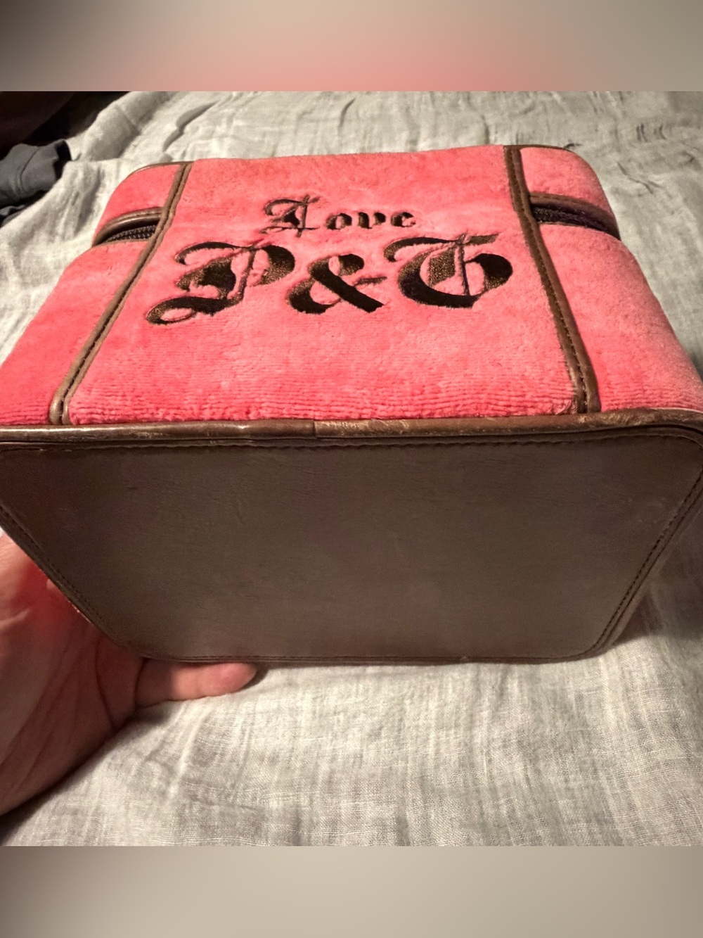 Juicy Couture Pink Velvet Travel Jewelry makeup Case train case rare - Picture 7 of 10